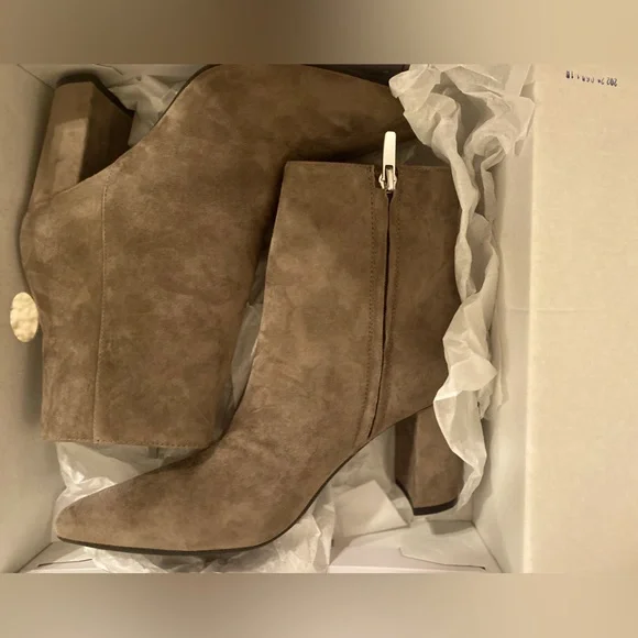 BRAND NEW- Nine West Boots - Picture 3 of 4